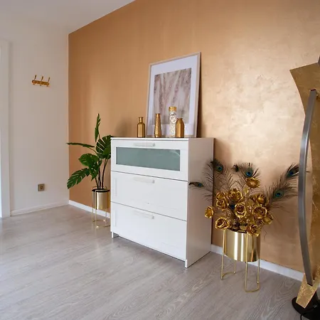 Golden Peacock - Grazynskiego 7 Apartman