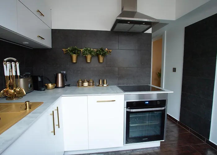 Golden Peacock - Grazynskiego 7 Katowice