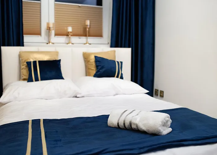 Golden Peacock - Grazynskiego 7 * Katowice