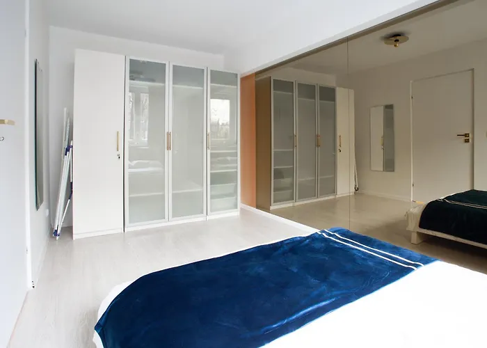 Golden Peacock - Grazynskiego 7 *