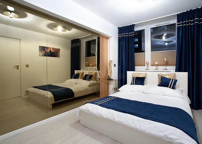 Golden Peacock - Grazynskiego 7 * Katowice